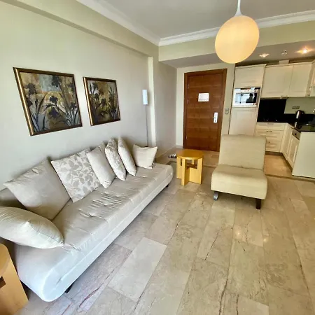 Ξενοδοχείο με διαμερίσματα Gold City Hotel Apartment With Many Free Facilities , Free Internet In Apartment And In The Whole Hotel Area And Free Aqua Park Αλάνια
